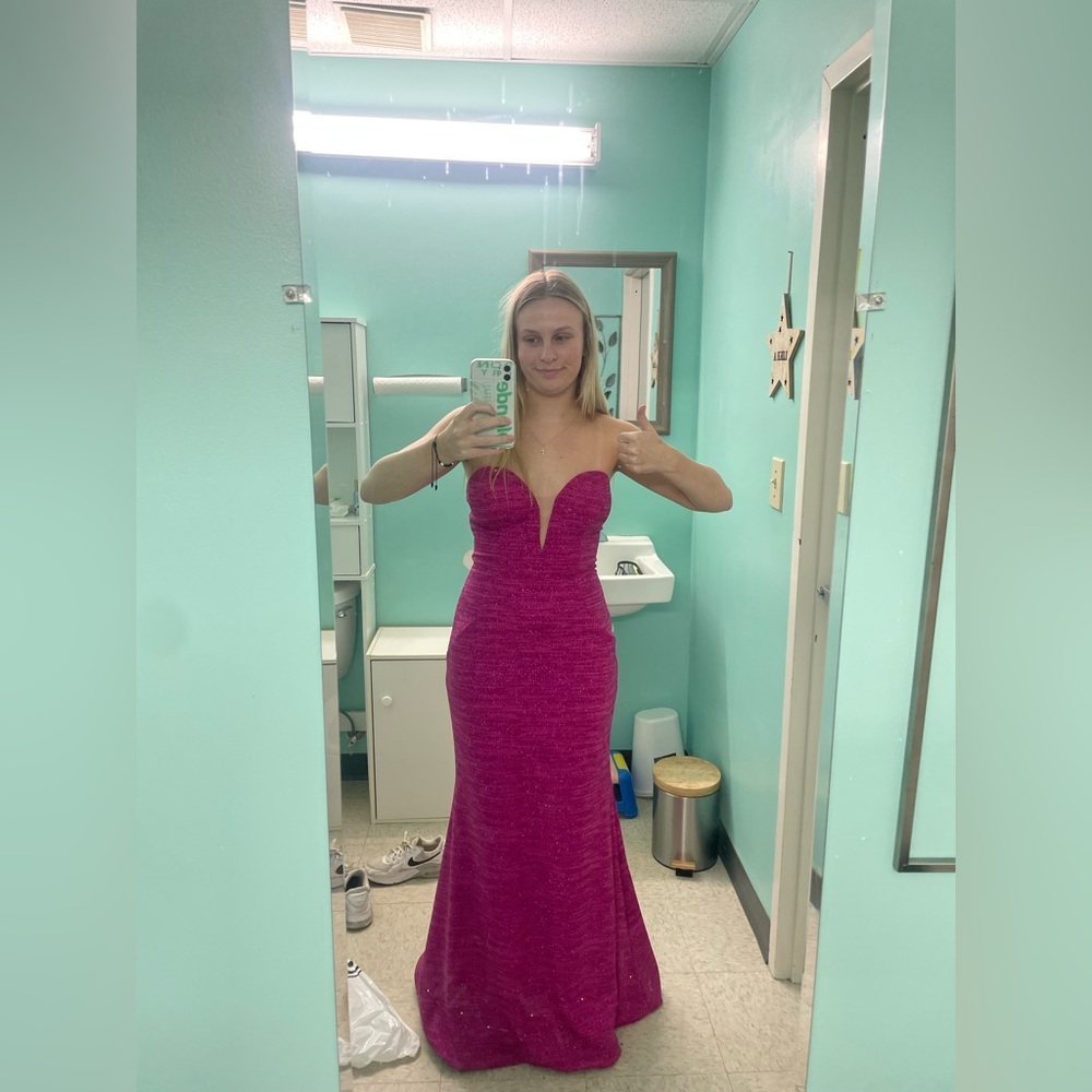 SHERRI HILL MAGENTA PROM DRESS!!